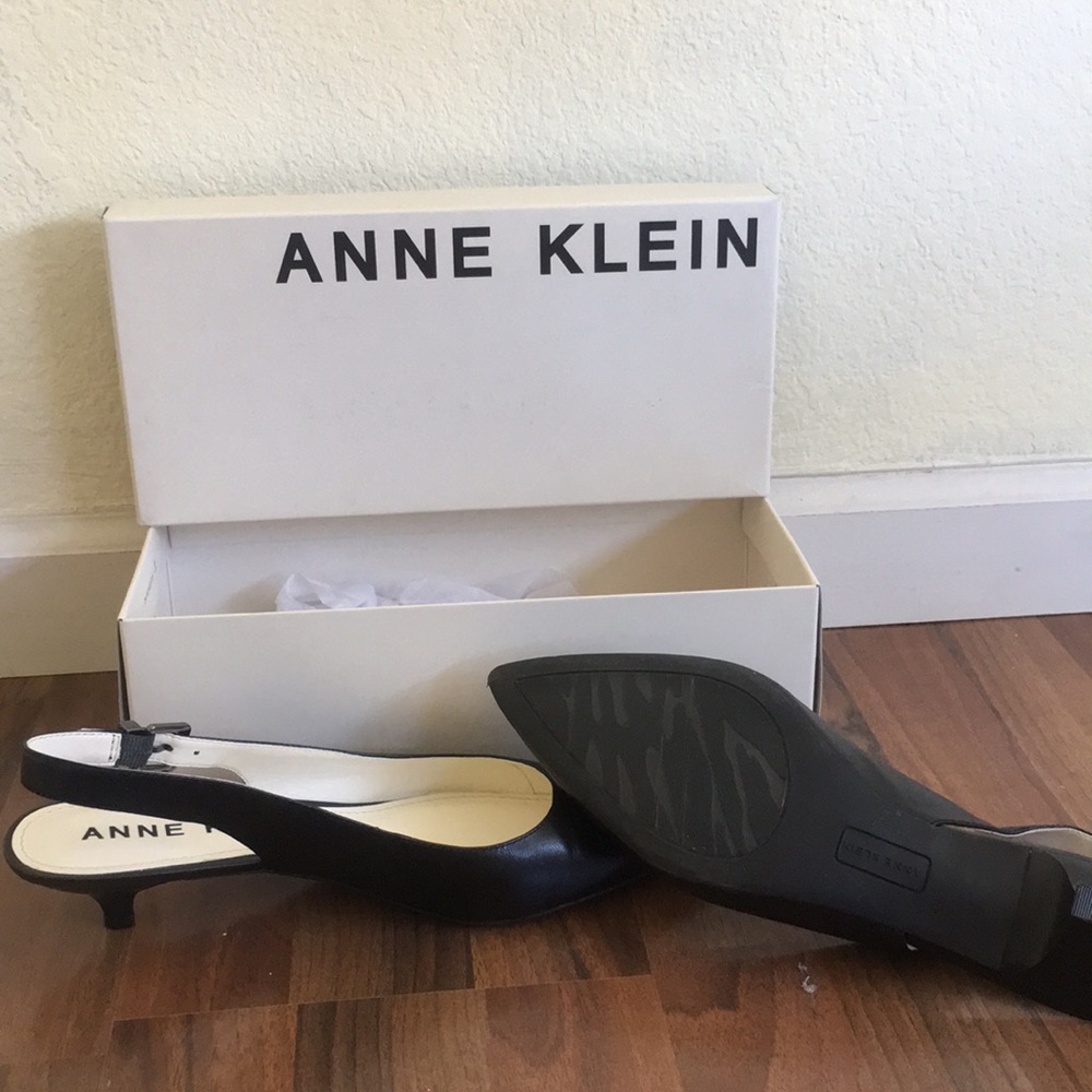 Anne Klein kitten heel